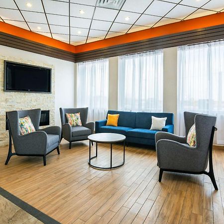 Comfort Inn & Suites Barrie Esterno foto