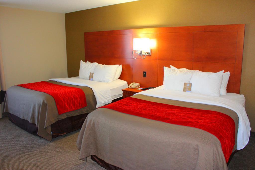 Comfort Inn & Suites Barrie Esterno foto