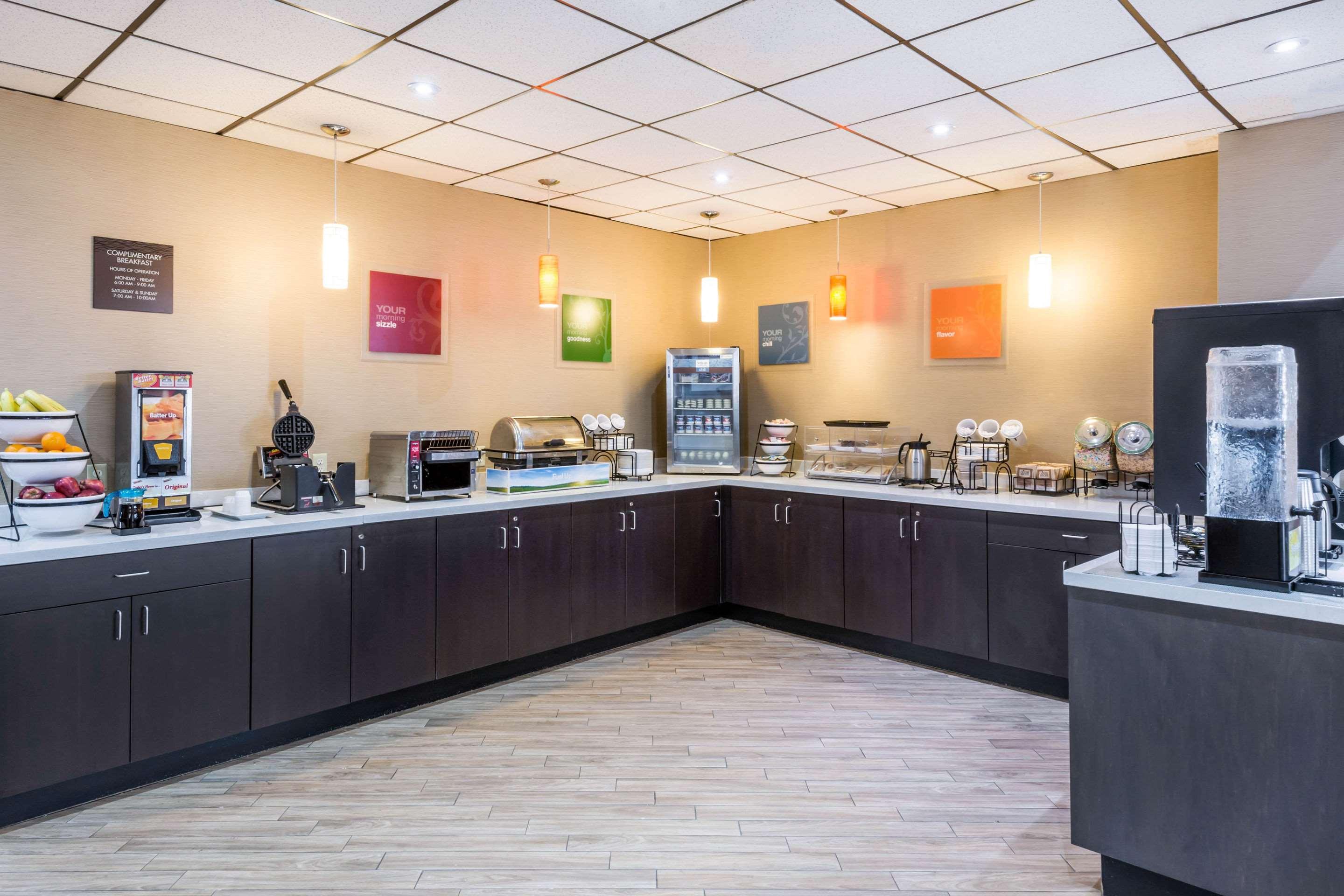 Comfort Inn & Suites Barrie Esterno foto