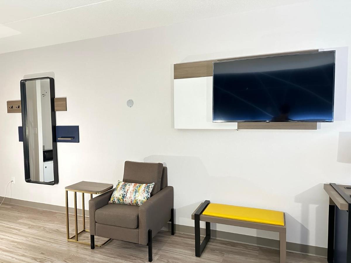 Comfort Inn & Suites Barrie Esterno foto