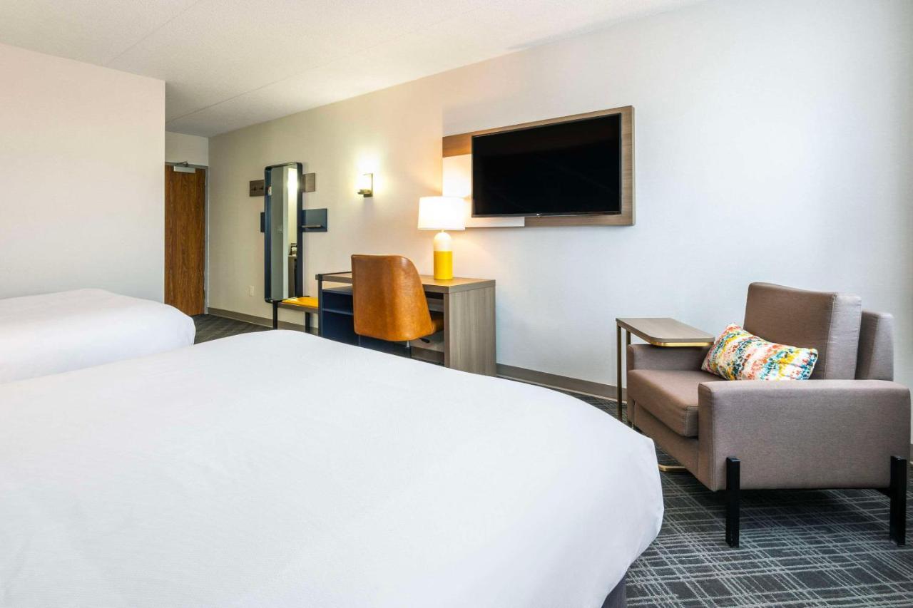 Comfort Inn & Suites Barrie Esterno foto