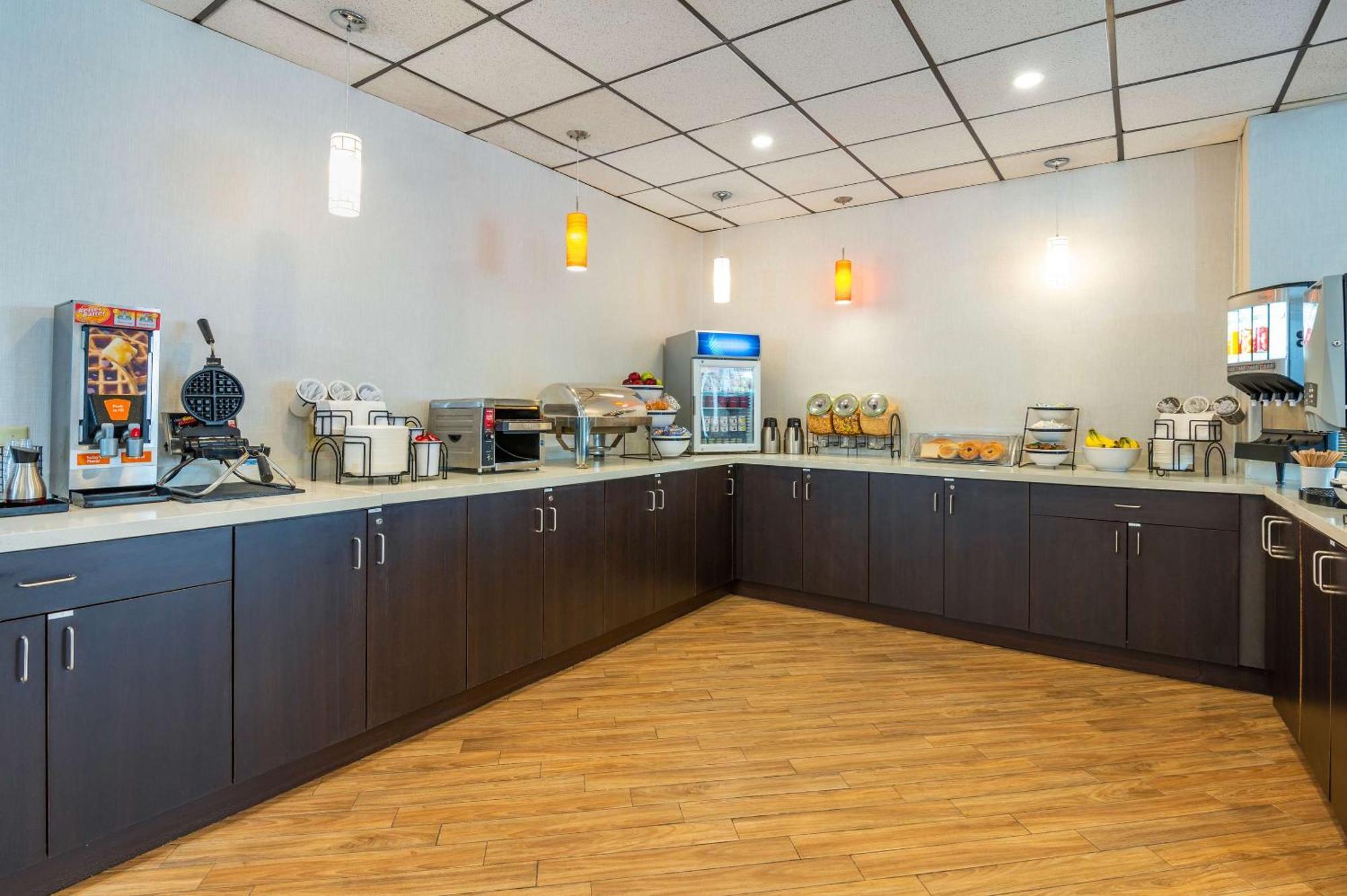 Comfort Inn & Suites Barrie Esterno foto