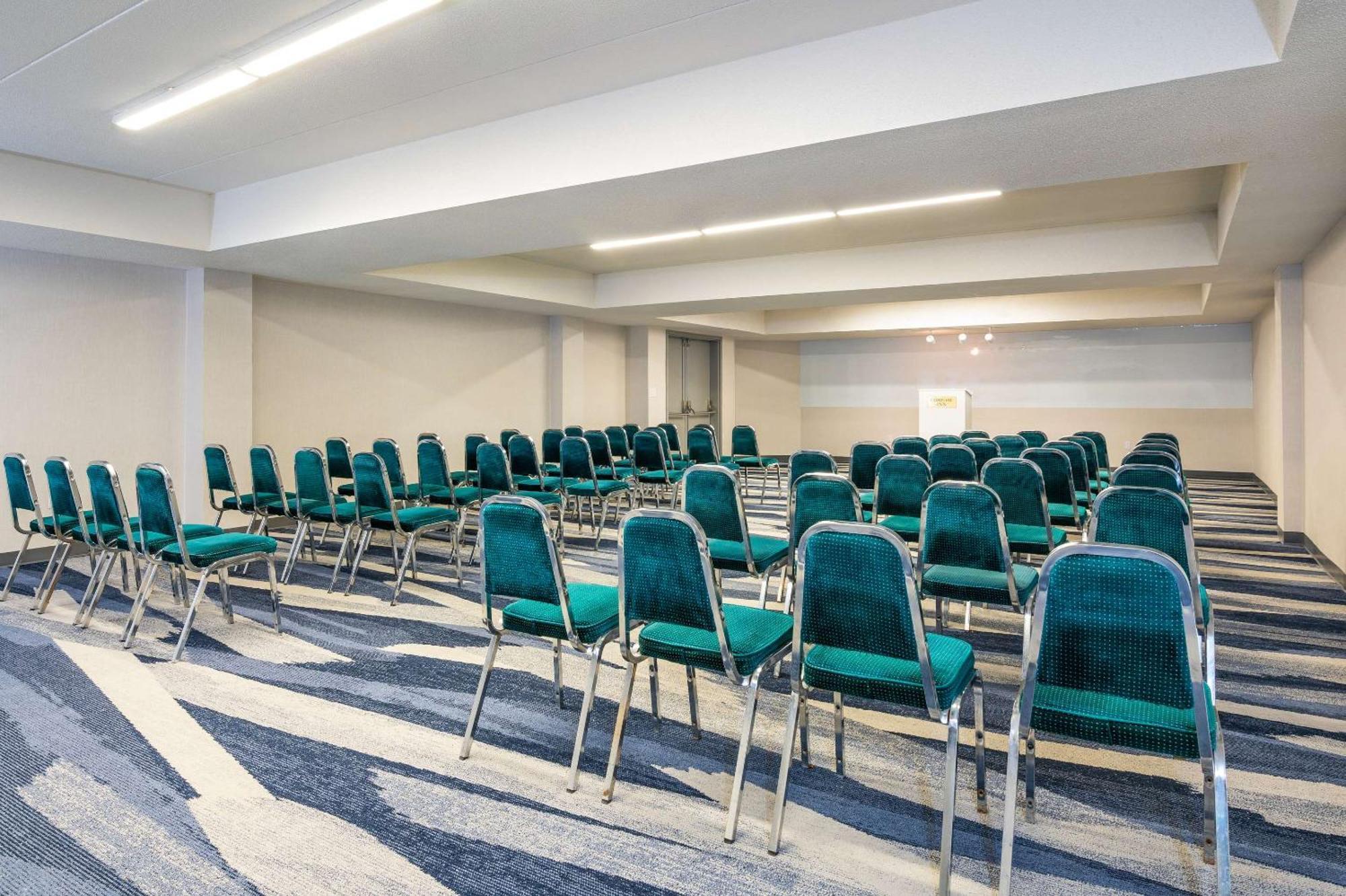 Comfort Inn & Suites Barrie Esterno foto