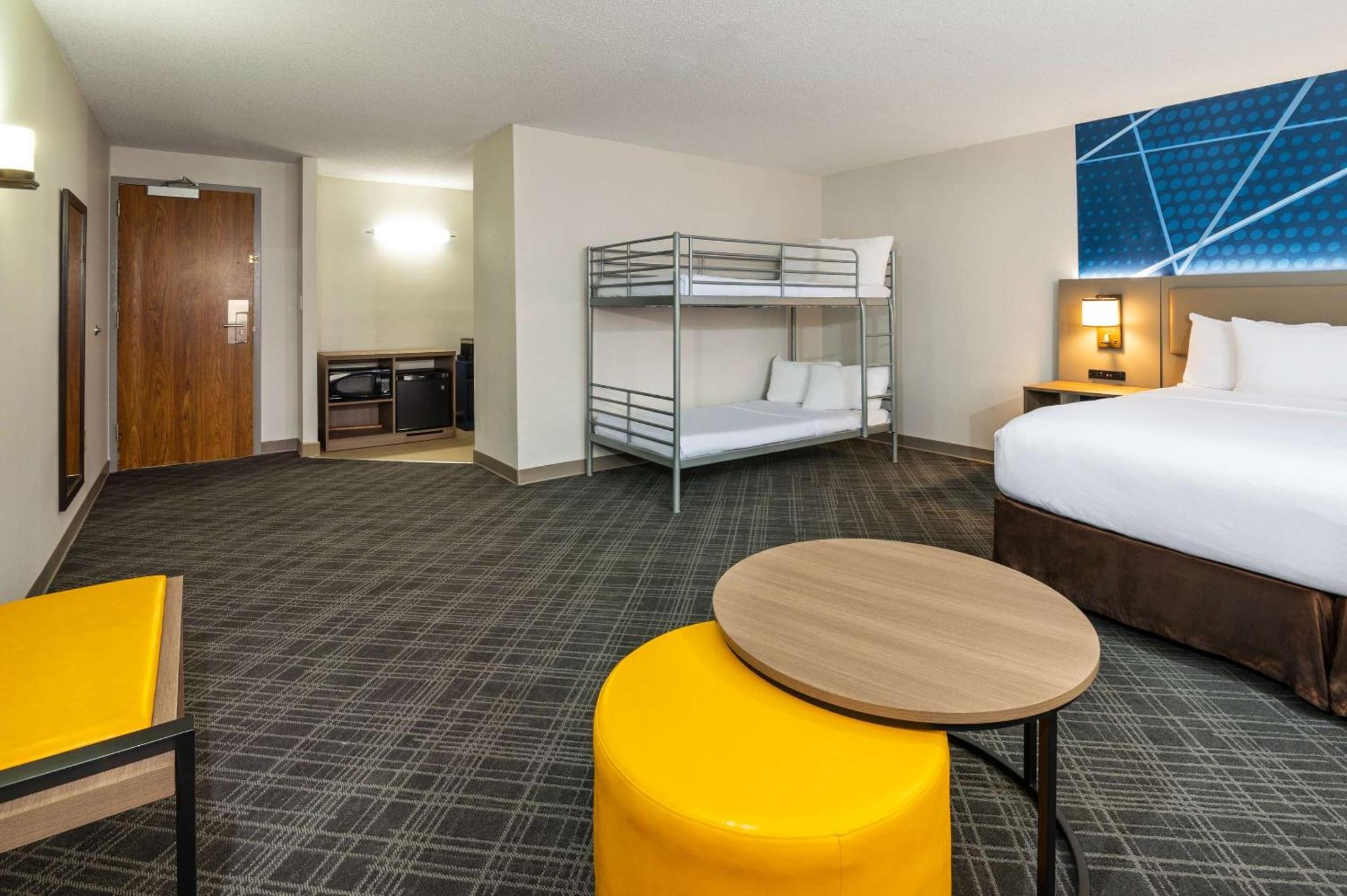 Comfort Inn & Suites Barrie Esterno foto